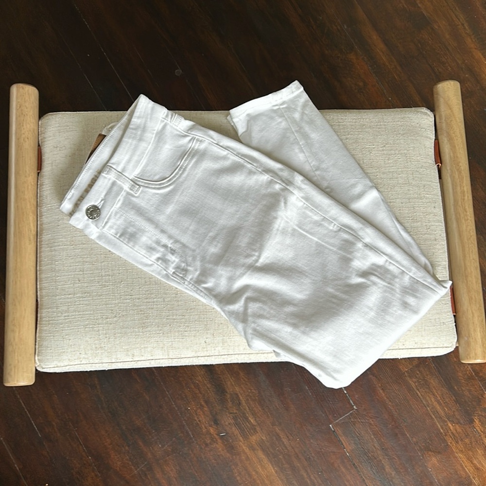 White American Eagle Jeans